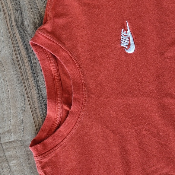 EUC Nike Cotton T-shirt - Picture 2 of 6